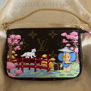LOUIS VUITTON Christmas Animation 2021 Japan Mini Pochette